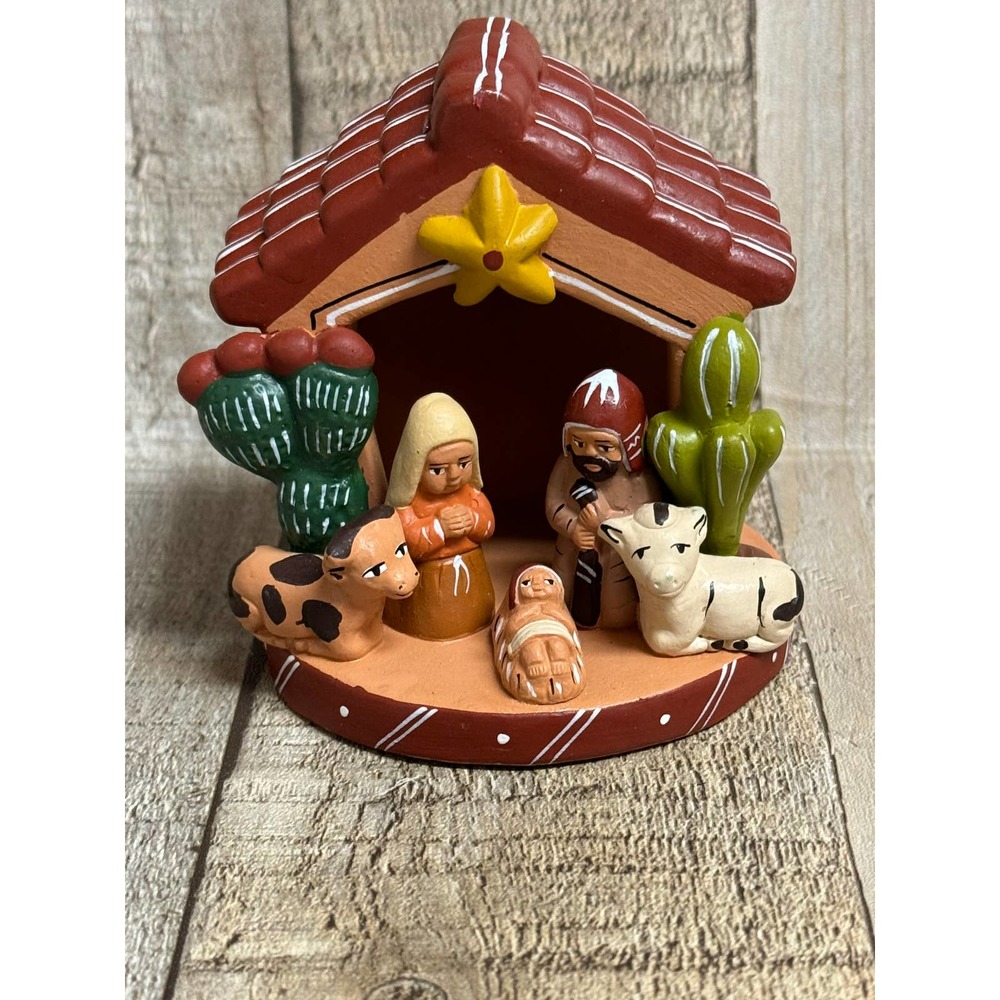 Miniature Nativity Scene Christmas Decoration Hand-Painted Peru